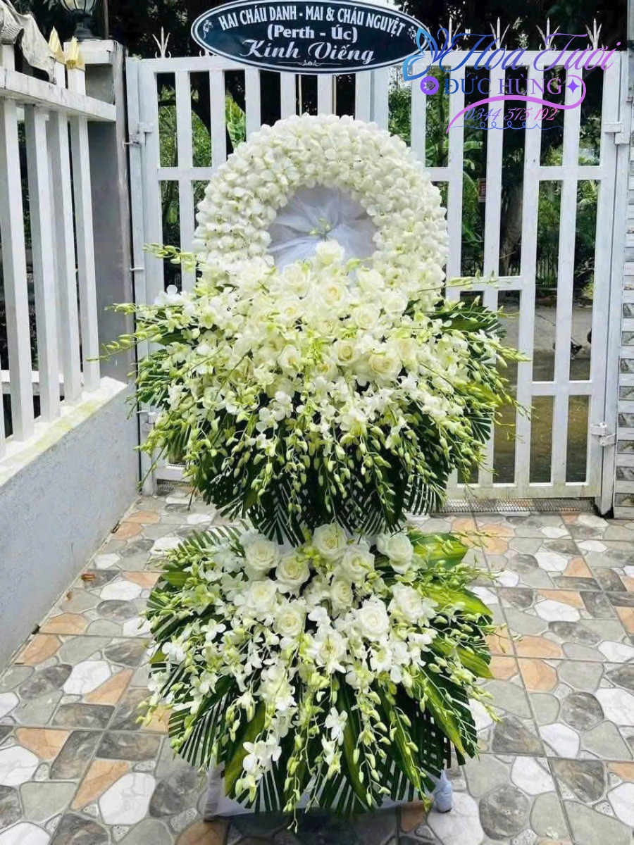 Kệ Vòng Hoa Tang Sang Trọng